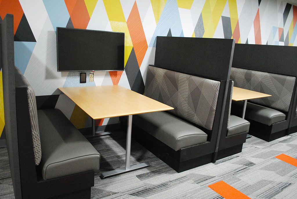 Photo of IU Bloomfield: Teter Student Technology Center/>
            
      		<div class=