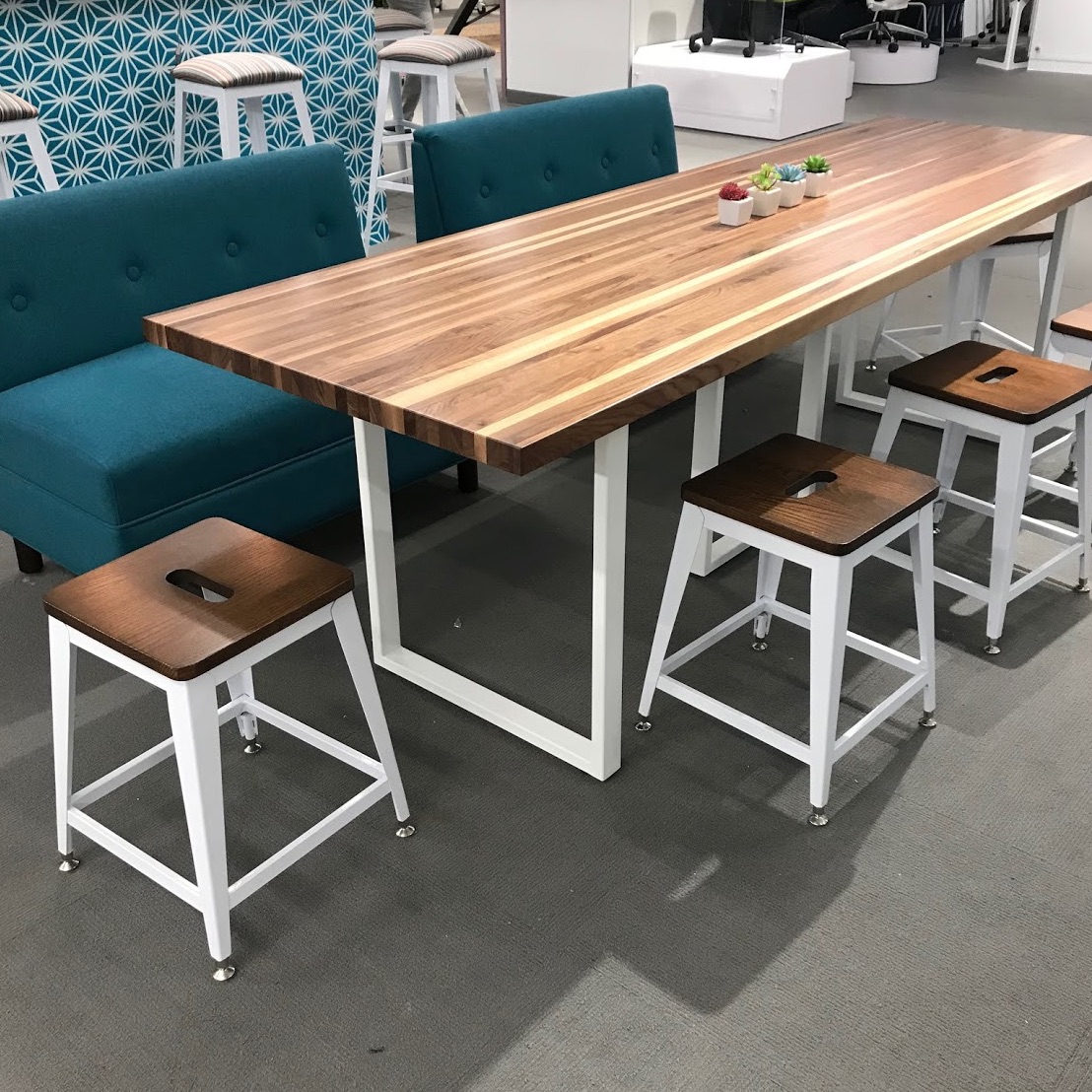 Flat Eased Table Edge: NeoCon 2018 Showroom