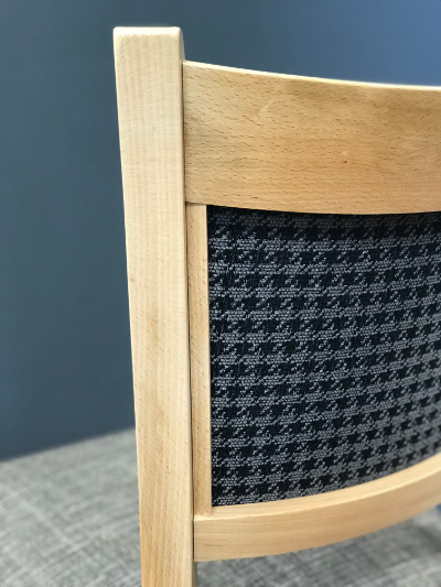 Contrasting fabric outside back