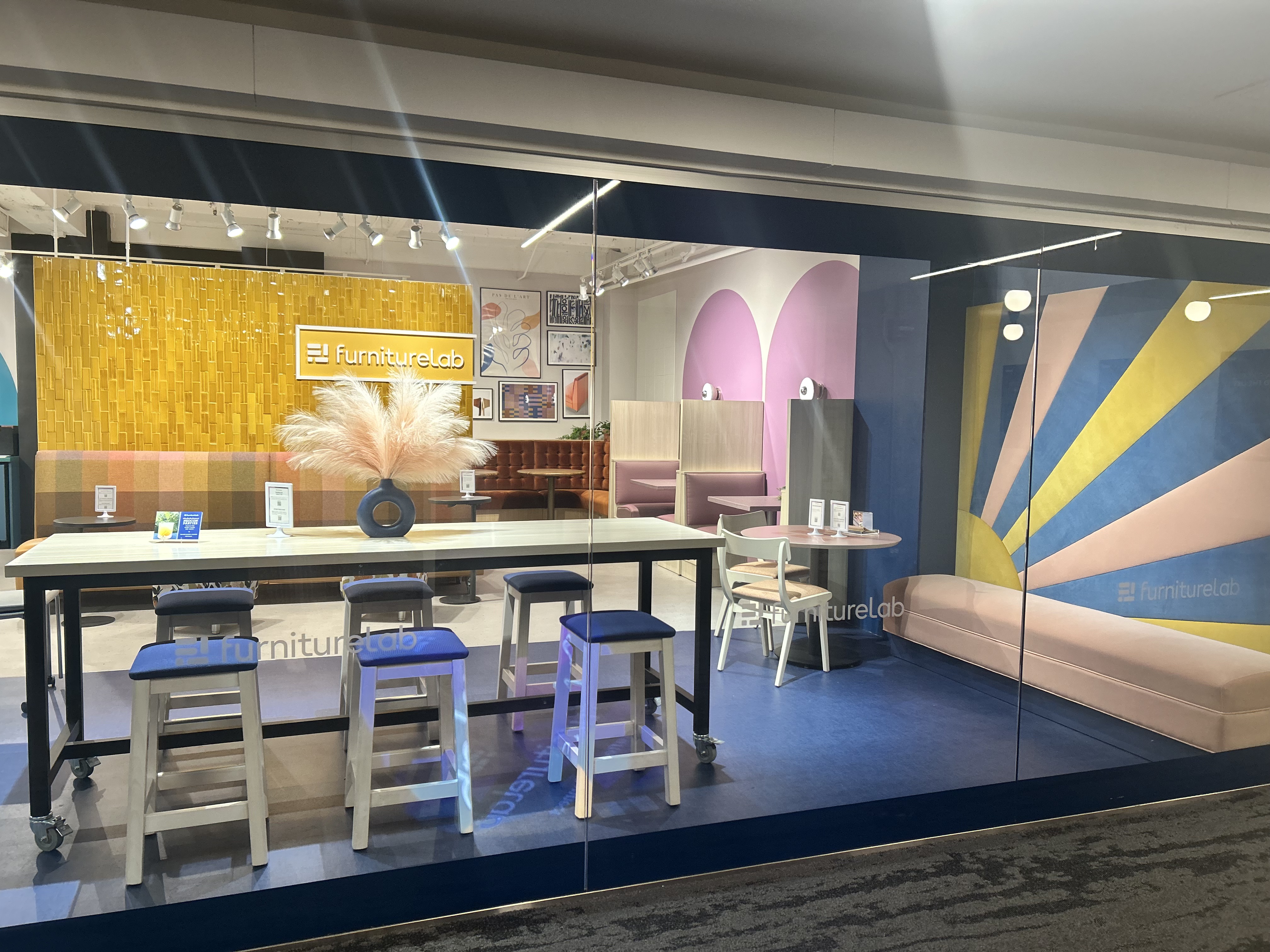 Showroom 1058, exterior view